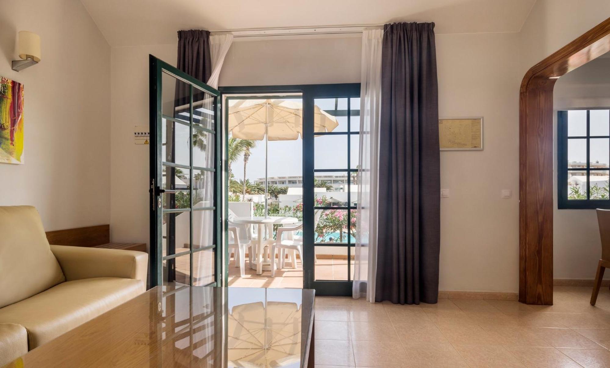 Aparthotel Ilunion Costa Sal Lanzarote à Puerto del Carmen  Chambre photo